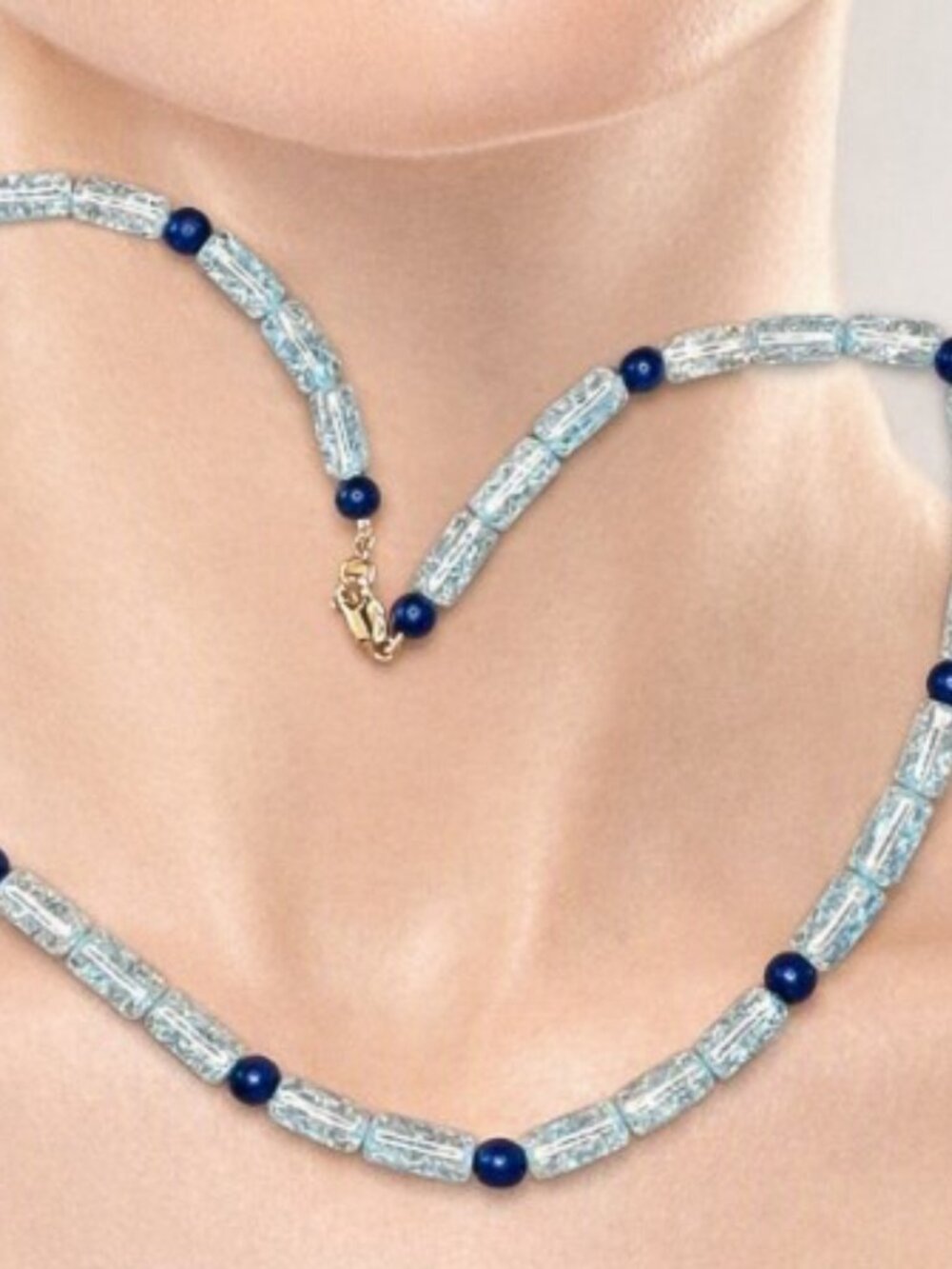 Crackle Quartz and Lapis Lazuli Beads Necklace.